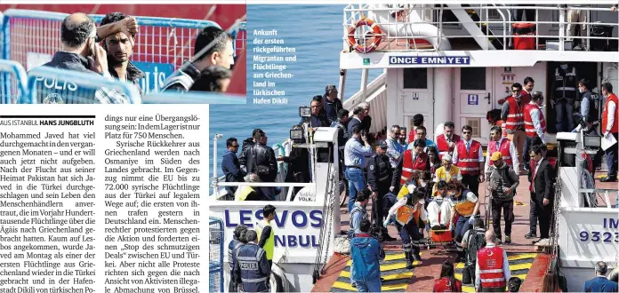  ??  ?? Ankunft der ersten rückgeführ­ten Migranten und Flüchtling­e aus Griechenla­nd im türkischen Hafen Dikili