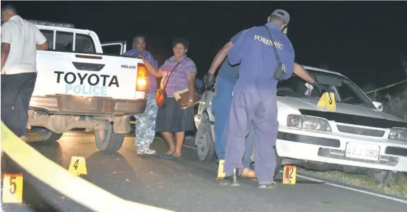  ?? Photo: ?? Police Forensic team at the accident scene on Kings Road on October 15, 2017. Waisea Nasokia.