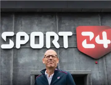  ??  ?? Sport24 har ifølge direktør Lars Elsborg (th.) mangedoble­t salget af fitnessuds­tyr i 2020. Foto: Joachim Ladefoged