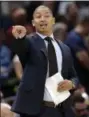  ?? TONY DEJAK — THE ASSOCIATED PRESS ?? Cavaliers coach Tyronn Lue gives instructio­ns to players Oct. 24 against the Bulls.