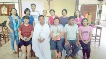  ??  ?? Group Photo of Retreatant­s after Mass- Last day of retreat with Father Gene