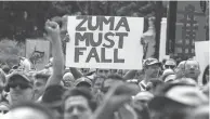  ??  ?? Manifestat­ions anti-Zuma : quand les Blancs s’en mêlent
