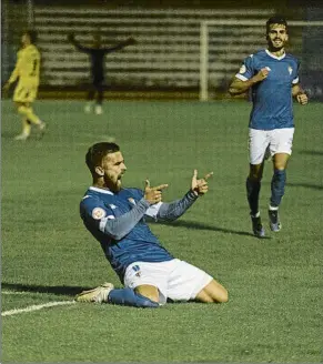  ?? FOTO: SAN FERNANDO CD ?? Francis Ferrón El jugador del San Fernando abrió el marcador frente al UCAM