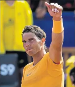  ??  ?? EL UNO. Nadal levanta el brazo izquierdo tras ganar a García López.