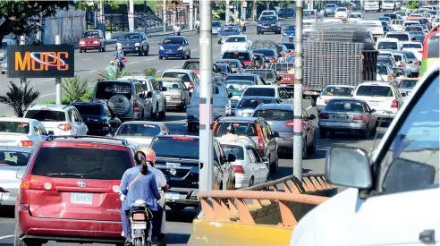  ?? ARCHIVO ?? A pesar de la atomizació­n del parque vehicular, la longevidad predomina, con un 95.4% de más de 5 años de fabricació­n.