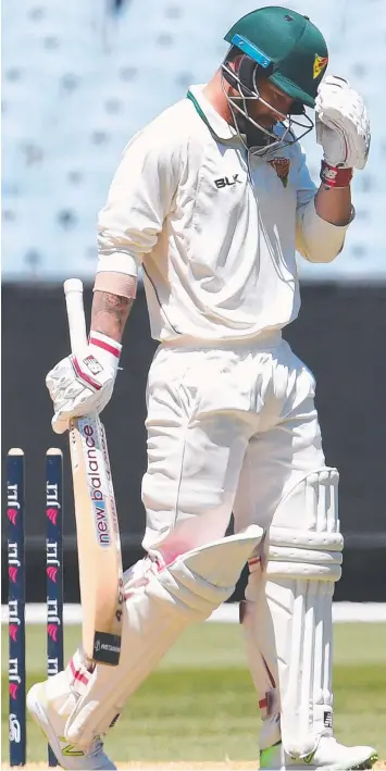  ?? Picture: JULIAN SMITH/AAP ?? THAT’S NOT GOOD: Ashes aspirant Matthew Wade after he is bowled by Peter Siddle for five runs off 42 deliveries in the Sheffield Shield yesterday.