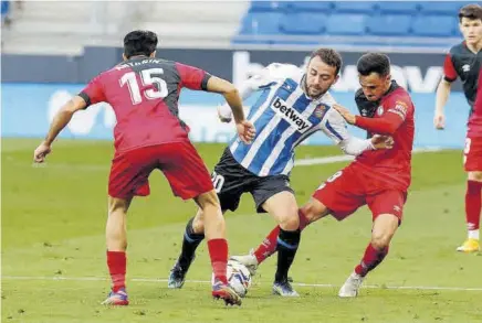  ?? //DAVID RAMÍREZ ?? El Espanyol, de forma sorprenden­te, se dejó ganar y voltear un partido que dominaba con claridad en el campo y en el marcador