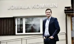  ??  ?? John Eriksson, kommundire­ktör i Jomala, säger att kommunens läge
■ är en konkurrens­fördel.