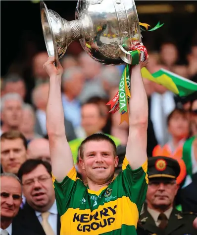  ??  ?? Time fortee: Tomás, lifting the Sam Maguire in 2009, has been able to devote more time to his golf since hanging up his football boots