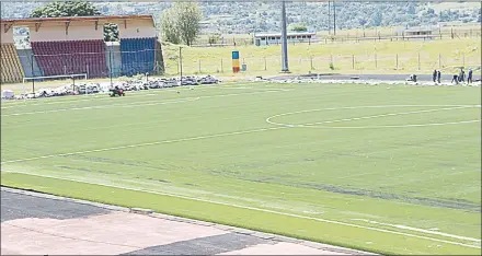  ?? (File pic) ?? THE NEW ARTIfiCIAL TURF AT SOMHLOLO NATIONAL STADIUM. IT WILL BE SOME TIME BEFORE THE STADIUM IS FULLY READY FOR HOSTING MATCHES AGAIN.