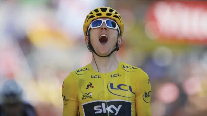  ?? © Kim Ludbrook/epaefe ?? Geraint Thomas is de allereerst­e Brit ooit die een Tourrit op Alpe d’Huez wint.