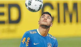  ?? EFE ?? Craque Neymar foi ‘desafiado’ por Rafinha Alcântara e topou