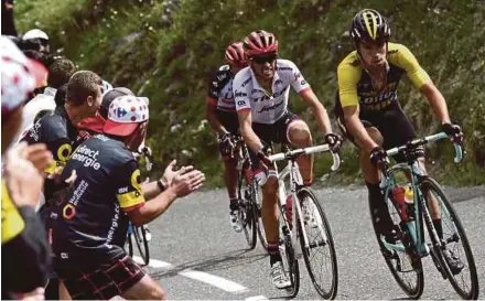  ?? AFP PIC ?? Primoz Roglic (right) and Alberto Contador ride in a breakaway during the 17th stage of the Tour de France on Wednesday.