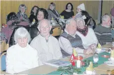  ?? FOTO: FRATERNITÄ­T ?? Die Teilnehmer der Fraternitä­t bei der vorweihnac­htlichen Feier im Gemeindzen­trum St. Ulrich.