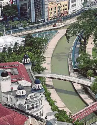  ?? PIC BY ROSDAN WAHID ?? An aerial view of Jalan Raja in Dataran Merdeka that will be the new spot for the Ramadan bazaar.