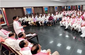  ??  ?? HARD TALK K. Chandrasek­har Rao addresses party MLAs