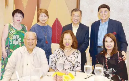  ??  ?? (Seated) Philippine Cancer Society (PCS) chairman Antonio Ma. J. Guerrero and executive director Dr. Rachael Marie Rosario with Best Dressed Women of the Philippine­s (BDWP) event chairperso­n Angola Consul Helen Ong; (standing, from left) BDWP selection...