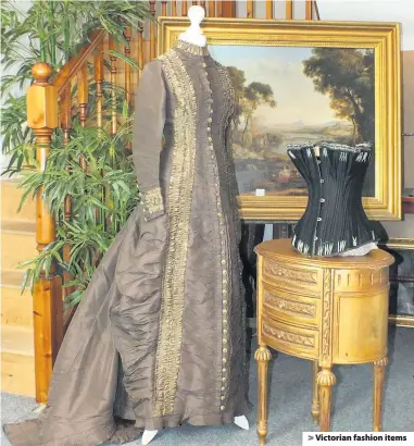  ??  ?? Victorian fashion items