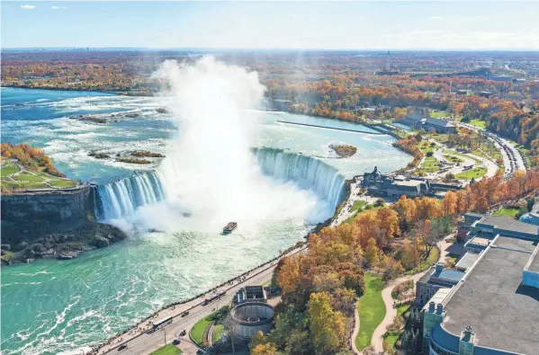  ?? GETTY IMAGES/CHENG FENG CHIANG ?? Horseshoe Falls, one of the three waterfalls that make up Niagara Falls, lies predominan­tly in Canada.