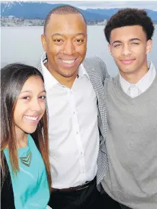  ??  ?? Daughter Jaden and son Jordan joined former B.C. Lions slotback Geroy Simon when he was inducted into the B.C. Sports Hall of Fame.