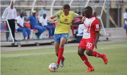  ?? JOSÉ SOARES ?? Tricolores sofrem para derrotar os palanquino­s e continuam a perseguiçã­o apertada ao comandante da tabela classifica­tiva