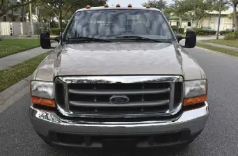  ?? ?? Ford joined move to big, brawny hoods with F-series Super Duty. (Ford)