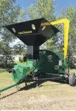  ?? VERN KIRK ?? Logan Sadowick, of Colonsay, painted his grain bagger yellow and green to honour the Humboldt Broncos.