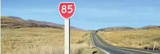  ?? PHOTO: STEPHEN JAQUIERY ?? Rural highway . . . The Pigroot, east of Ranfurly.