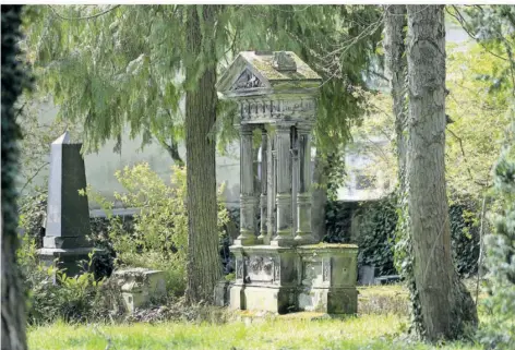  ?? FOTO: IRIS MAURER ?? Der Friedhof im Jenneweg in Malstatt war einst eine prächtige Begräbniss­tätte.