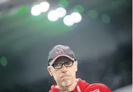  ??  ?? Peter Stögers Leben als Köln-Trainer war schon leichter. Muss er gehen, wird er wohl als ÖFB-Teamchef ins Gespräch kommen.