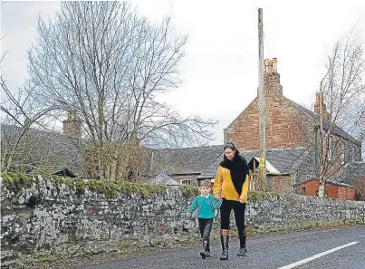  ?? Picture: Kim Cessford. ?? Lianne Maclennan and her son Mason, who attends Stracathro Primary School, which is threatened with closure by Angus Council.