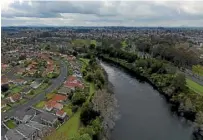  ??  ?? Waikato River as it passes through Hamilton city. Would you consider it to be a healthy river?