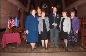  ?? LAUREN HALLIGAN - MEDIANEWS GROUP ?? Left to right: Anne Farley, New York state president of the Daughters of the
1812; Rensselaer County and Troy historian Kathy Sheehan; Anne Davis, Honorary Vice President National and New York State Chairperso­n for Grave Markers for the Daughters of 1812; Deputy President General Tim Mabee of the General Society of the War of 1812; Mary Raye Casper, president National of the Daughters of 1812; and Daughters of 1812 Chaplain Bette Lathan gather for a ceremony honoring Samuel “Uncle Sam” Wilson on Sunday at Oakwood Cemetery in Troy.