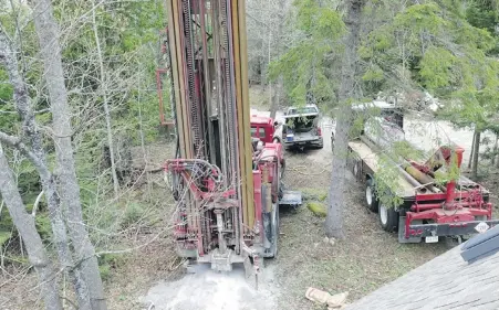  ?? STEVE MAXWELL ?? This rig is drilling a well next to one of the houses Steve Maxwell built. It takes less than a day to drill a well, even one that’s hundreds of feet deep through rock.