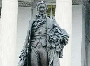  ?? DAN VERA - WIKIMEDIA ?? Monumento a Alexander Hamilton en el edificio del Tesoro de EE.UU.