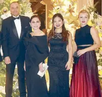  ??  ?? Shangri-La Mactan GM Rene Egle and director of communicat­ions Cassandra Cuevas, Beverly Dayanan of Contempo Holdings and ShangriLa’s Natalia Zotova