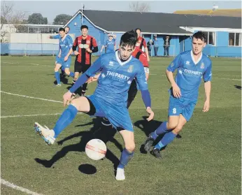 ?? PICTURE BY KATE SHEMILT KS190089-2 ?? John Phillips is supported by Jordan Warren as Selsey try to get on the front foot at home to AFC Varndeania­ns