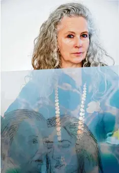  ?? Foto: Bärbel Miebach ?? Kiki Smith, hier 2015 bei der Arbeit in München.