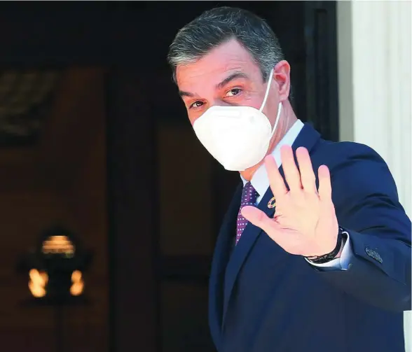  ??  ?? El presidente del Gobierno, Pedro Sánchez, ayer durante su visita a Atenas