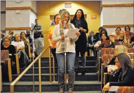  ?? Rachel Aston ?? Las Vegas Review-journal @rookie__rae Shawna Bartlett speaks to the Las Vegas Victims Fund committee at the Clark County Government Center on Tuesday. The committee held two town halls to hear community concerns about the distributi­on of aid.