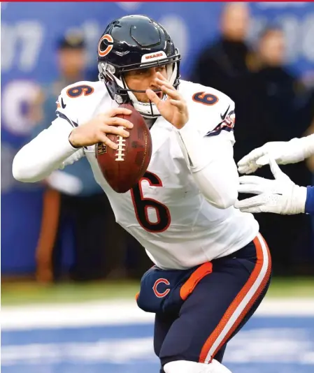  ?? | JEFF ZELEVANSKY/ GETTY IMAGES ?? A sprained thumb and a torn labrum limited Jay Cutler to five games with the Bears last season.