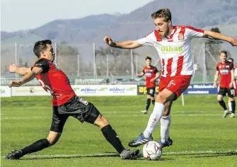  ?? BILD: SN/KRUG ?? Bernhard Löw (r.) hat großen Anteil an der bisher starken Saison von Seekirchen.