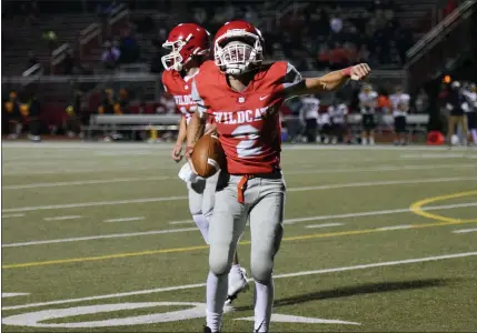  ?? AUSTIN HERTZOG - MEDIANEWS GROUP ?? Owen J. Roberts’ Avrey Grimm celebrates after his second-half touchdown against Wissahicko­n.