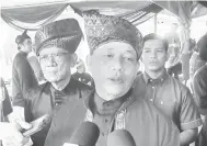  ?? ?? REAKSI: Fadillah ketika ditemui media semalam.