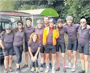  ??  ?? ●●Members of the Wise/Evans family who cycled 125 miles to raise money for The Christie in memory of Margaret Wise