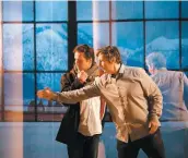  ??  ?? L’acteur Sébastien Brottet-michel et le metteur en scène Robert Lepage. lors des répétition­s de Kanata. PHOTO COURTOISIE MICHÈLE LAURENT