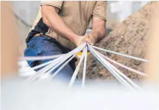  ?? FOTO: GUIDO KIRCHNER ?? Die Infrastruk­tur steht in Langenensl­ingen. Die Leerrohre für Glasfaser sind verlegt.