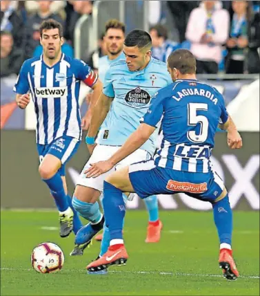  ??  ?? SIN PÓLVORA. El uruguayo Maxi Gómez solo ha marcado un gol durante los dos últimos meses.