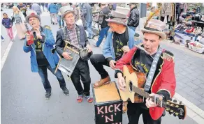  ?? RP-AF: A. BLAZY ?? „Kick n Rush“sind eine Stadtfest-Institutio­n.