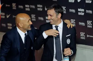  ??  ?? Vecchio incrocio Era il 1998 quando Pecchia, giocatore, e Spalletti, allenatore, si conobbero alla Sampdoria: alla fine del torneo fu retrocessi­one